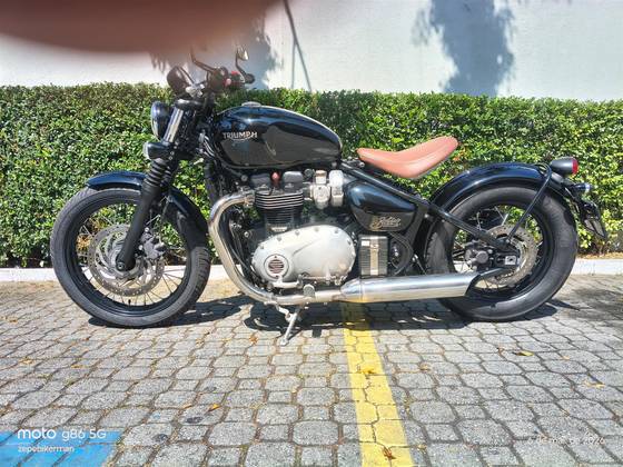 TRIUMPH BONNEVILLE BOBBER 1200 